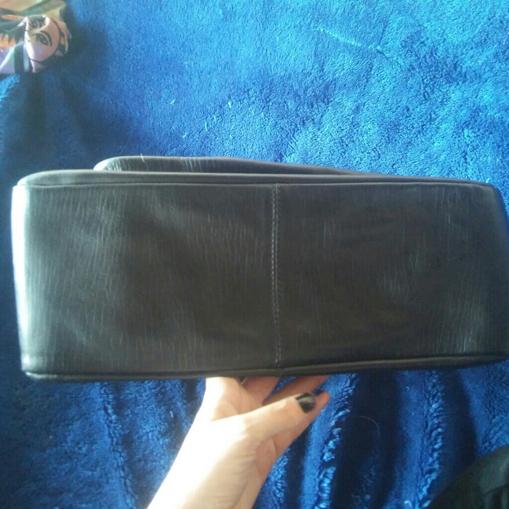 Trina Black & Gold Purse - Picture 5 of 6